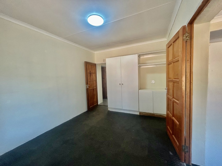 5 Bedroom Property for Sale in Ifafi North West